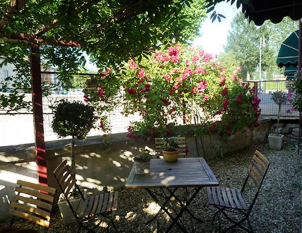 Hostellerie D'Heloise Logis 클뤼니 외부 사진